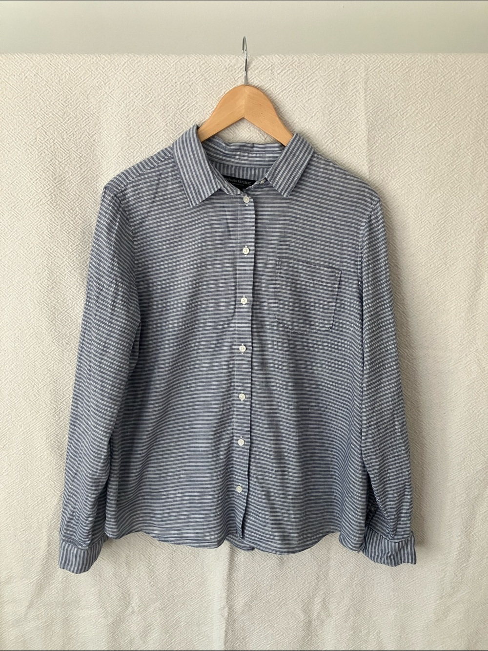 Banana Republic Quinn Boy Fit Button Down Long Sleeve Shirt